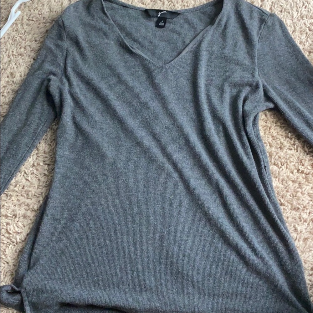 Long sleeve gray shirt